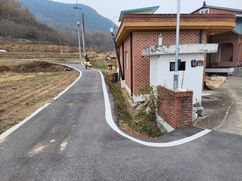 3.자동차가 주행이 가능한가요 인도포장만 한 것인가요